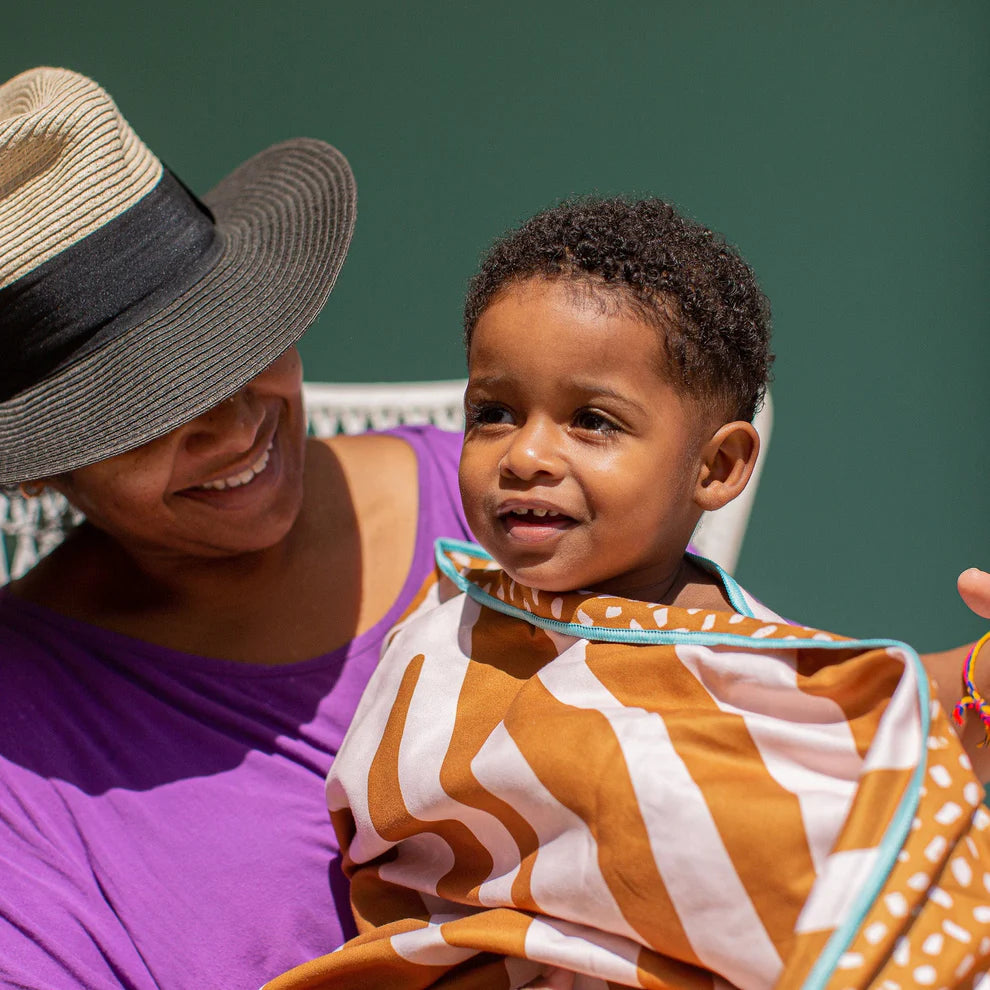 Beach Towel Microfiber - Orange/White - Vibrant Stripes - 135 x 65 cm